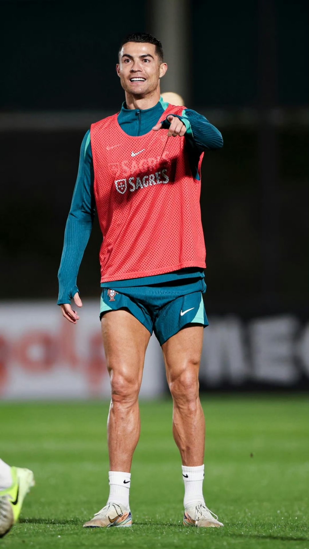 MAD不断突破！，C罗连续五场比赛得分超过出色发挥上演精彩一战